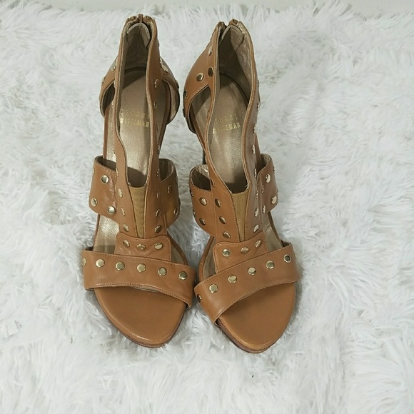 STUART WEITZMAN HIGH HEEL SANDAL WITH GOLD STUDS - Picture 1 of 7